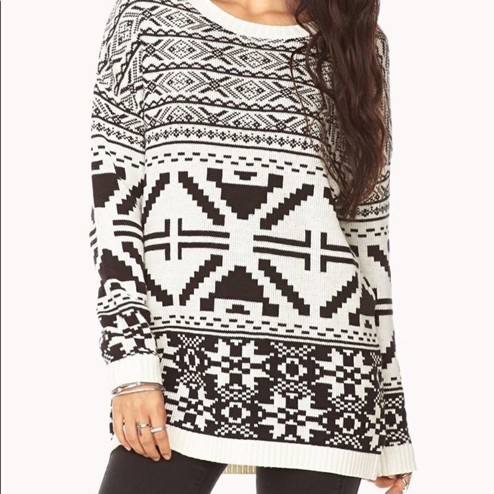 ✨F21 Aztec Knit Crew Sweater✨ - Picture 5 of 5